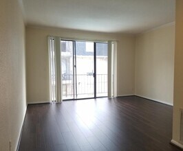 Building Photo - 2425 Underwood St