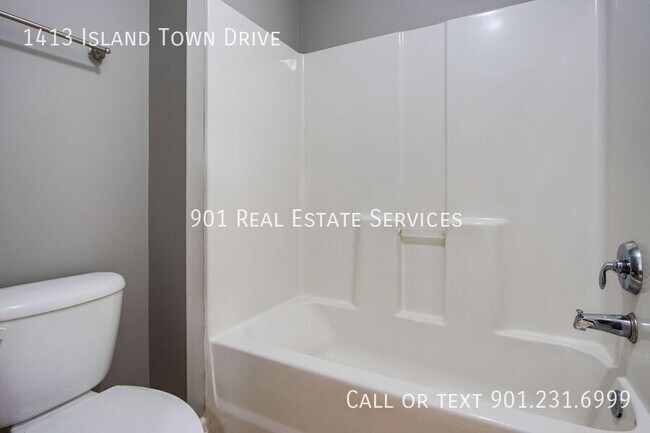 Building Photo - 1413 Island Town Dr