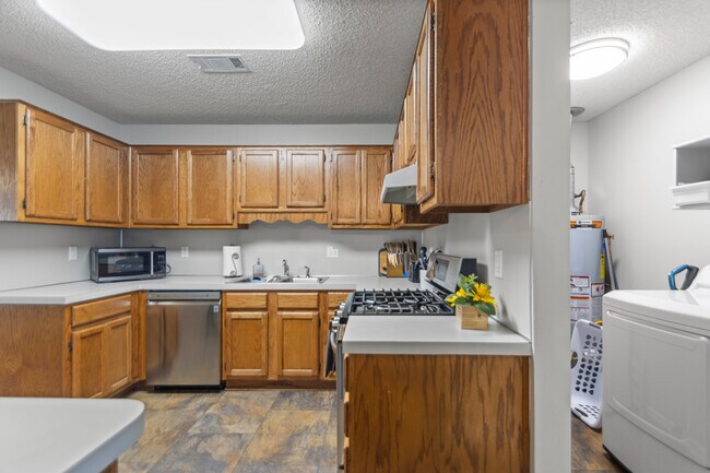 Building Photo - 106 Willow Grove Ct