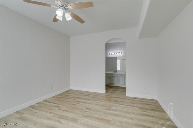 Building Photo - 5525 W Flamingo Rd