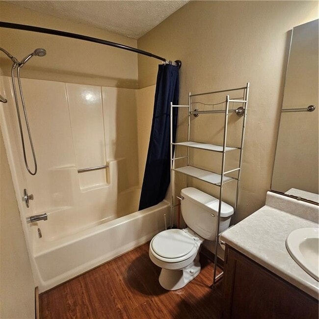 Building Photo - 20 Brooks Ln