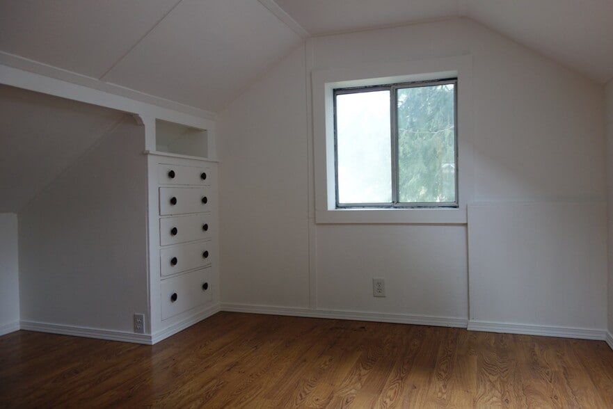 Building Photo - 29901 SE 82nd St
