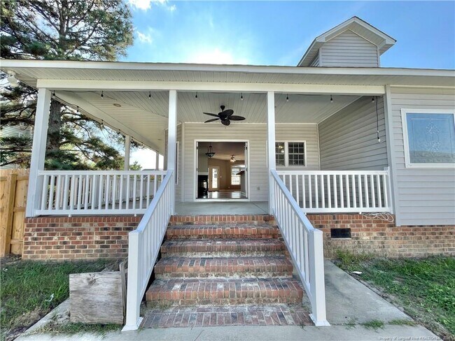 Building Photo - 108 Canyon Ct