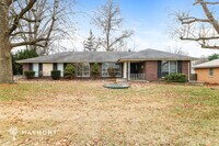 Building Photo - Comfortable Living in Florissant