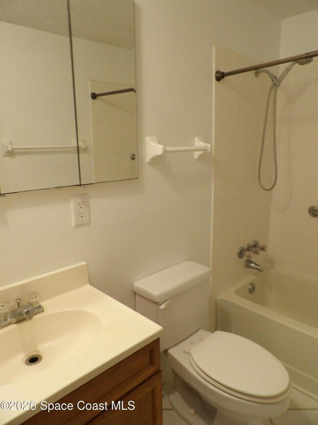 Building Photo - 6318 Hudson Rd