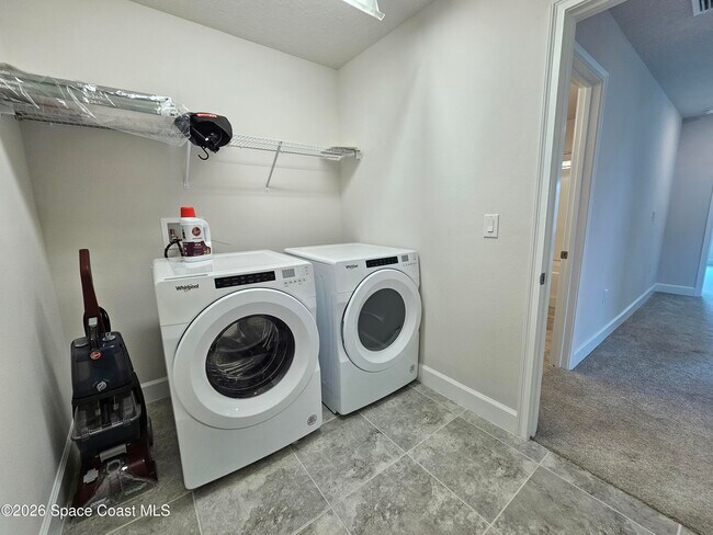 Building Photo - 1109 Canfield Cir