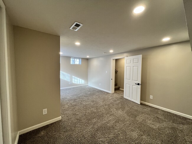 Building Photo - 7019 N 33rd St