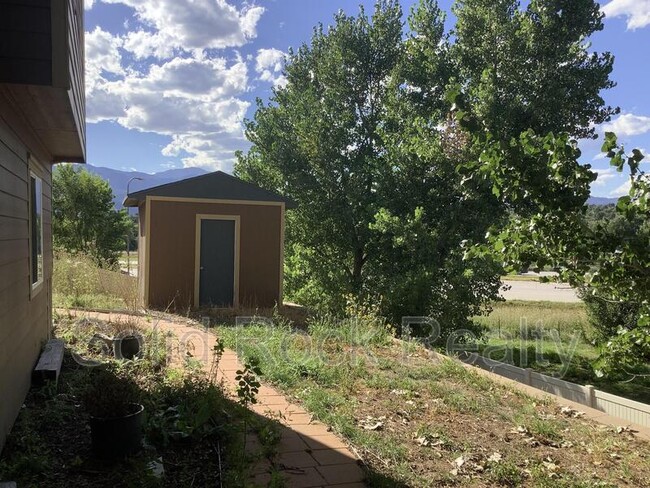 Building Photo - 1097 Antrim Loop