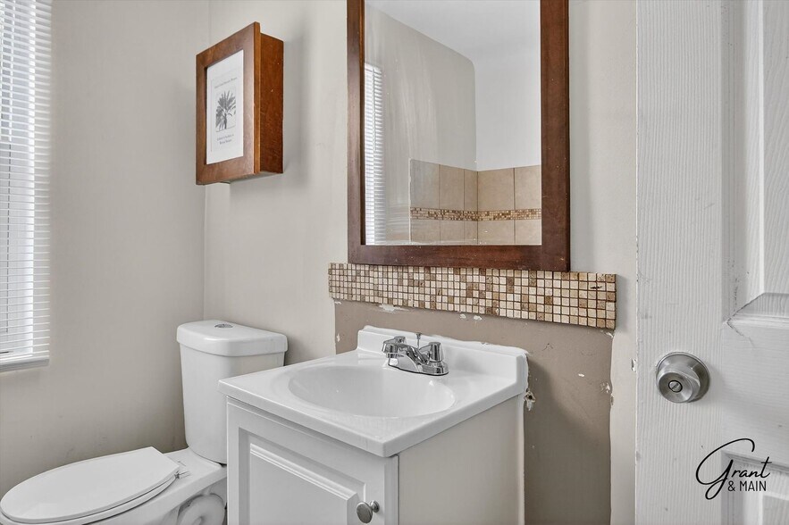 Building Photo - 12200 Cheyenne St