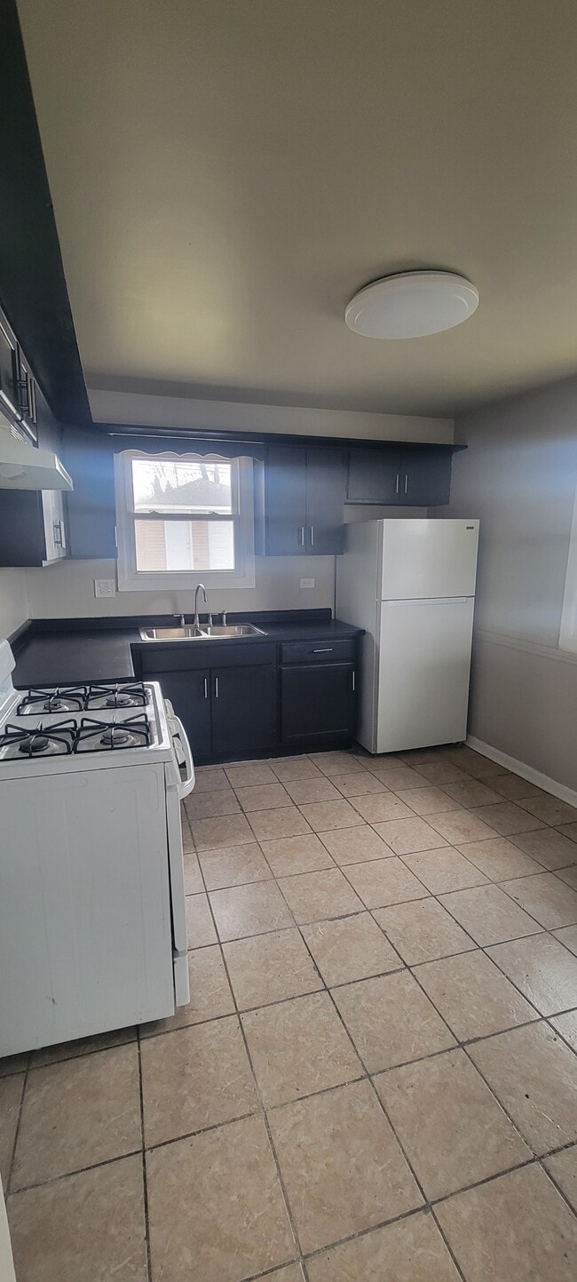 Building Photo - 235 Indianwood Blvd