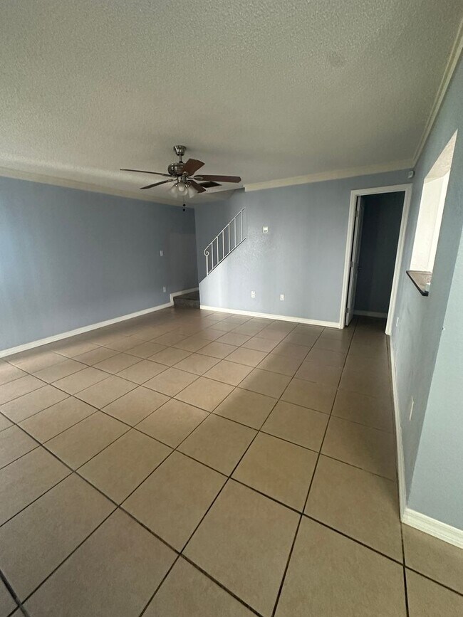 Building Photo - Charming 2-Story Condo with Attached Garage