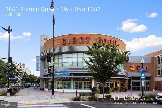 Building Photo - 3861 Porter St NW