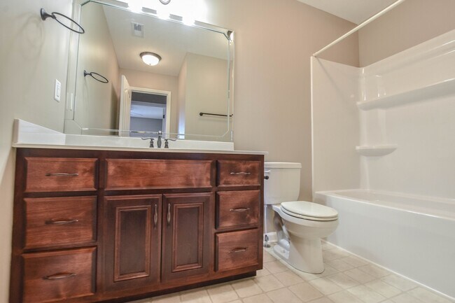 Building Photo - Pet Friendly in Fox Crossing!