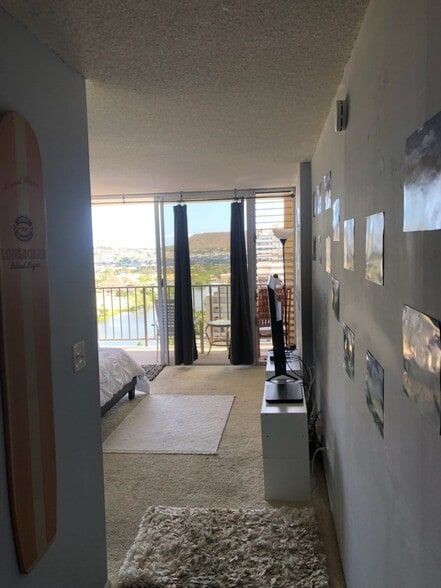 Building Photo - 2345 Ala Wai Blvd