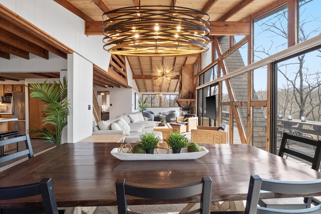 Building Photo - 1216 Whitetail Lake Dr