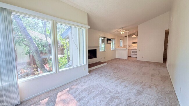 Building Photo - 929 Dewing Ave