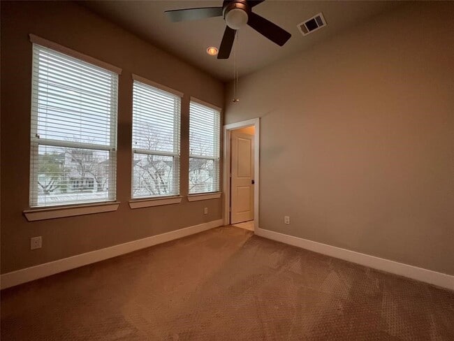 Building Photo - 5623 Kansas St