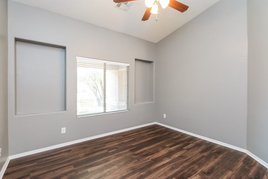 Building Photo - 9548 W Miami St