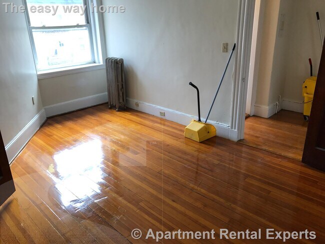 Building Photo - 163 Summer St