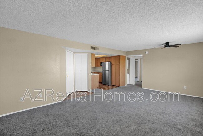 Building Photo - 8155 E Roosevelt St