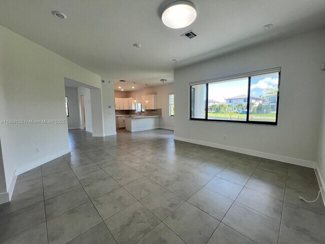 Building Photo - 10970 Pacifica Wy