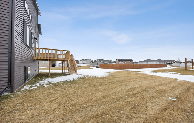 Building Photo - 4-bedroom, 3-bathroom West Fargo Single-Fa...