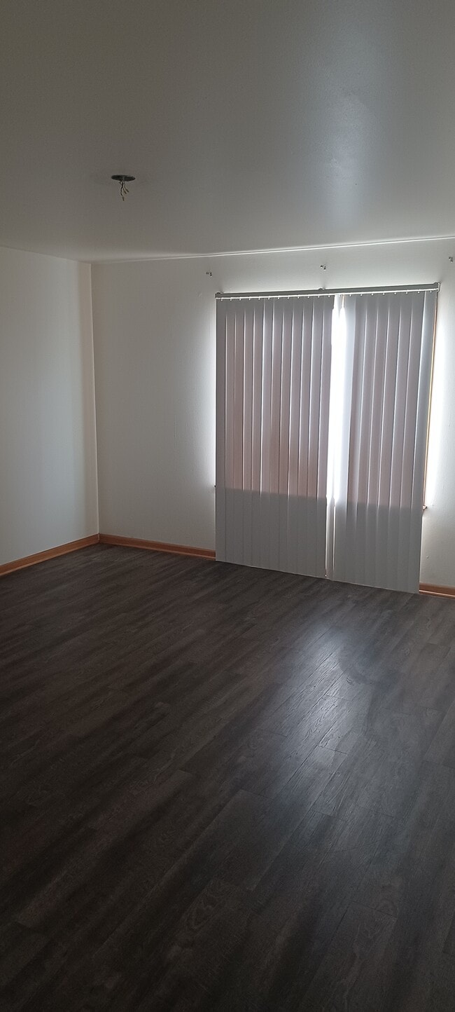 Building Photo - 5620 W Beloit Rd