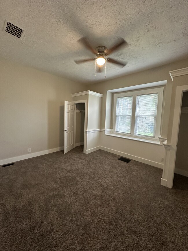 Building Photo - 2903 S Elm St