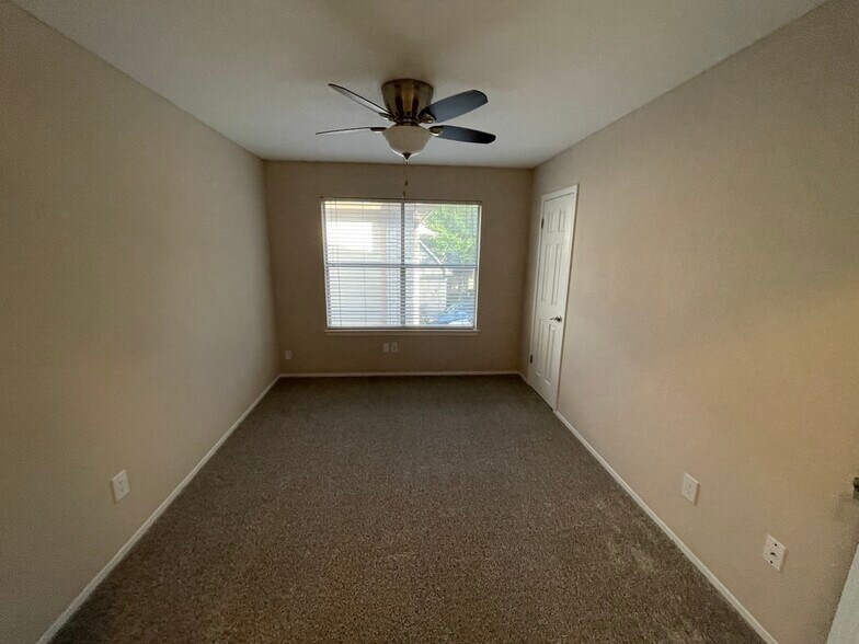 Building Photo - 4106 Cortina Dr