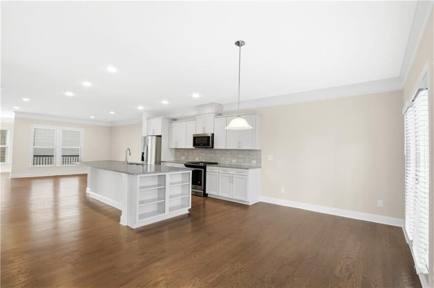 Building Photo - 1940 Discovery Park Ln