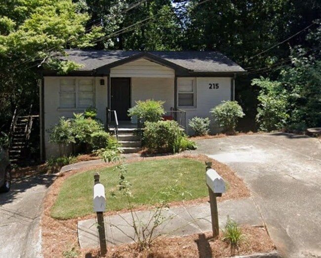 Building Photo - 215-Hillcrest