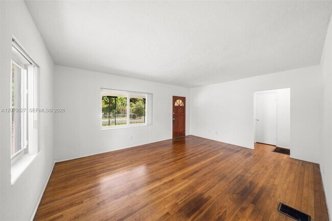Building Photo - 5730 SW 42nd Terrace