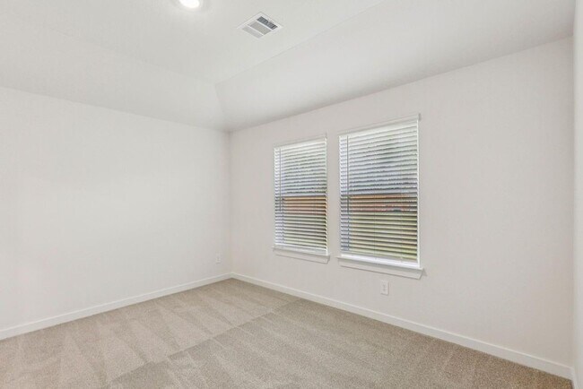 Building Photo - 1940 Velvet Oak Ln