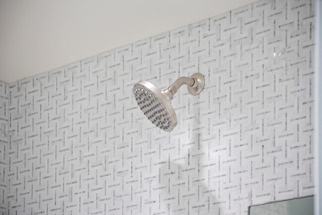 Building Photo - 6587 N Palmeraie Blvd