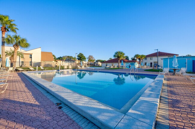 Building Photo - 17462 Front Beach Rd