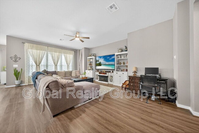 Building Photo - 2227 Quince Ave