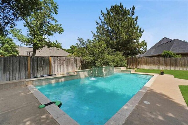 Building Photo - Beautiful 4 Bedroom Home with Pool – Available Now!