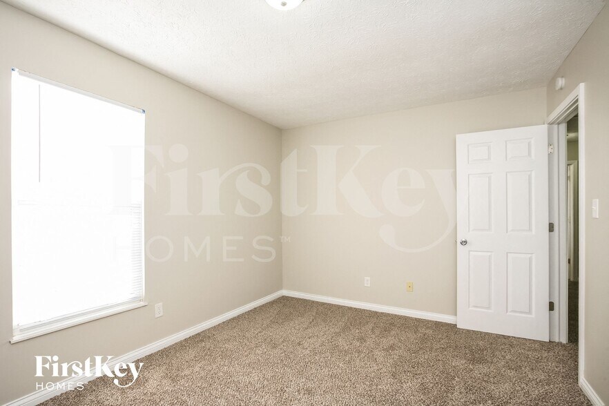 Building Photo - 511 Palmyra Dr