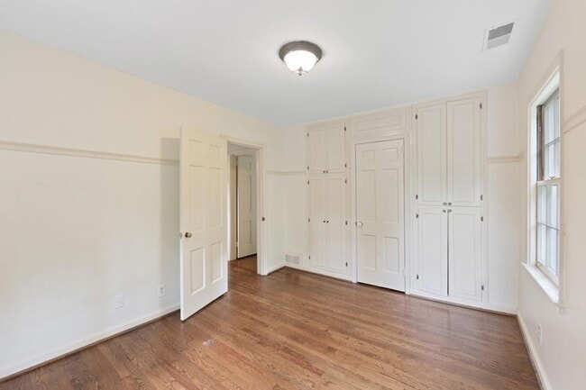 Building Photo - 3156 E Wood Valley Rd NW