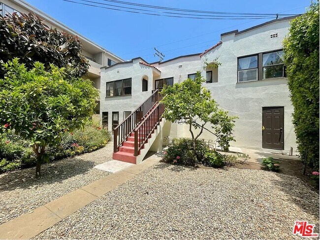 Building Photo - 839 5th St