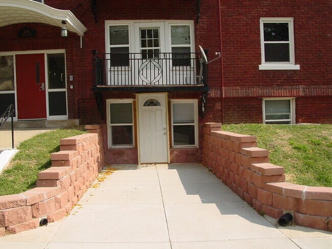 Building Photo - 1141 S 30th Ave