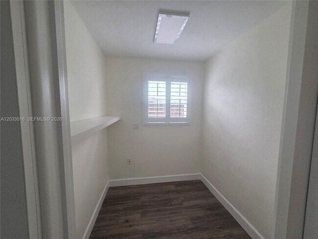 Building Photo - 4415 Tyler St