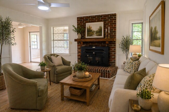 Building Photo - AULDS BROADMOOR TERRACE-NICE LARGE HOME