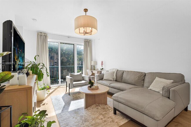 Building Photo - 2107 SE 10th Ave