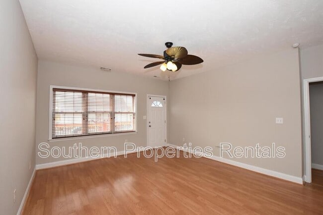 Building Photo - 109 Canyon Ct
