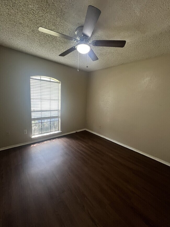 Building Photo - 11821 Garden Terrace Dr