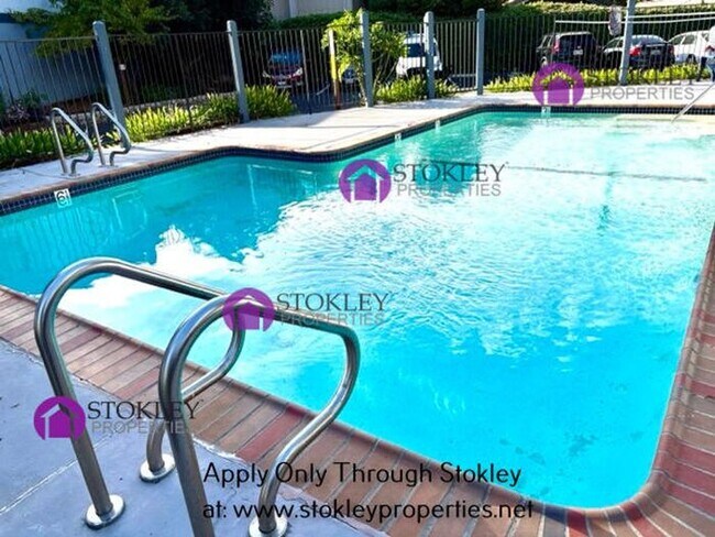 Building Photo - 1354 Tree Garden Pl