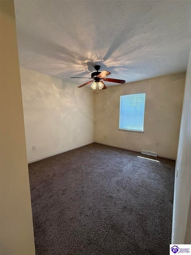 Building Photo - 105 Candy Ct