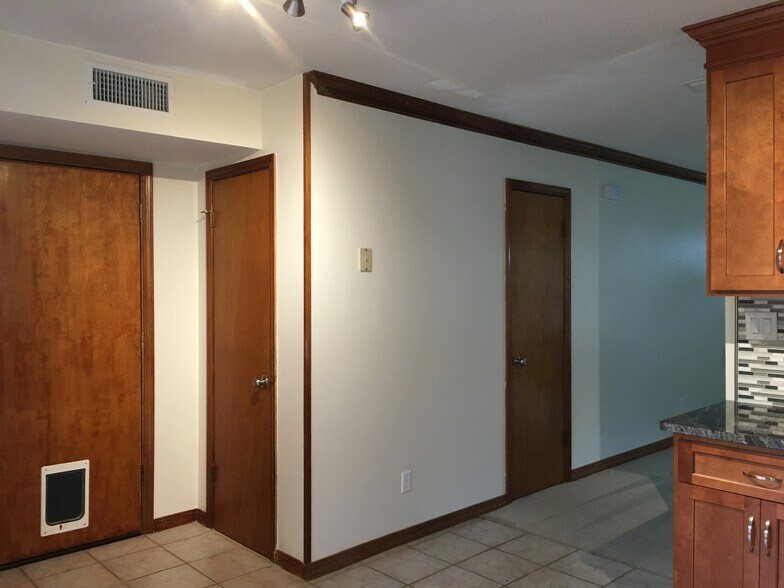 Building Photo - 2515 Georgetown Ln