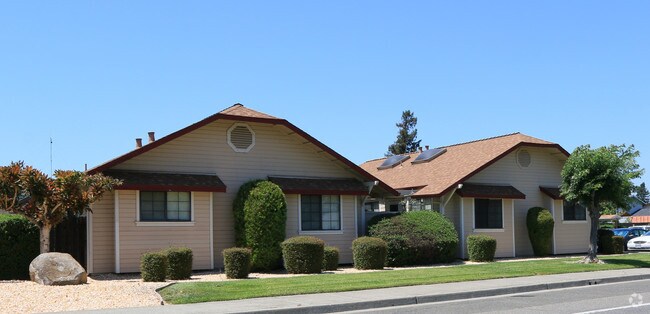 Primary Photo - Caulfield Lane Senior Apartments